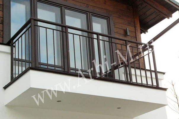 Панорамный балкон, оформление окон.