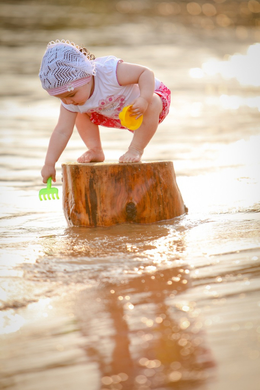 Девочки, кому интересна семейная фотосессия у замечательного фотографа!