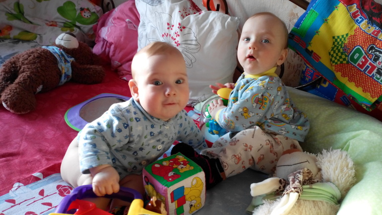 А Нам седьмой месяц пошел!