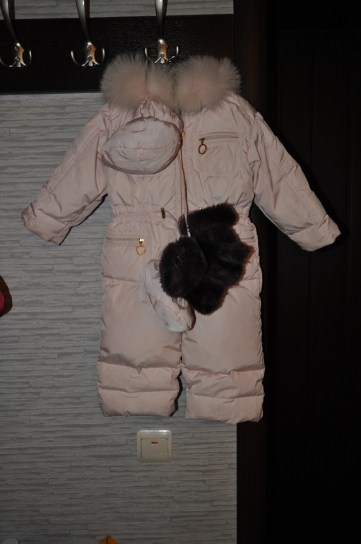 Комбез Moncler жемчужно-розовый р.12 месяцев