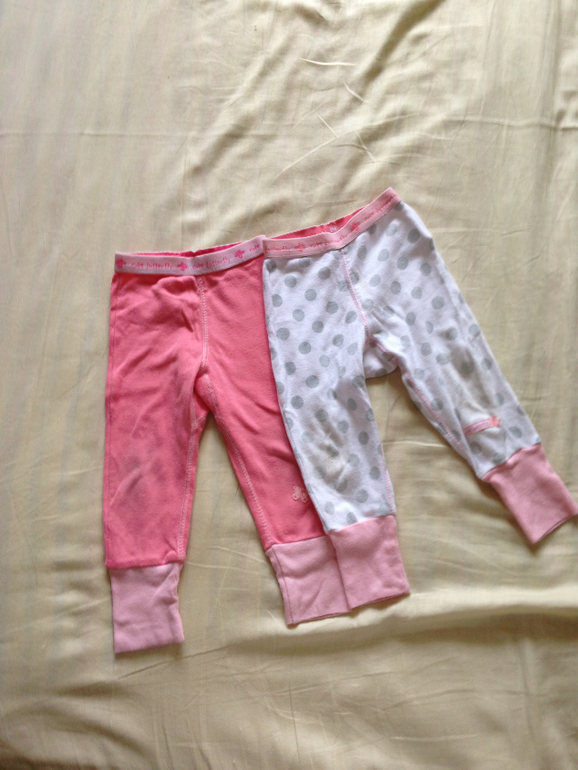 Много одежды для девочек 68-80 р-р. Вещи парные. Обувь -17-20 р-р - не парная. Рюкзаки переноски-кенгуру.