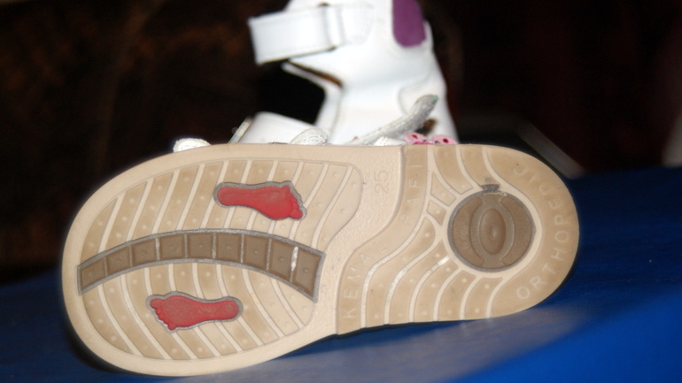 Продам кожанные ортопедические сандалии Happy Steps р.25 в отличном состоянии - 750р.