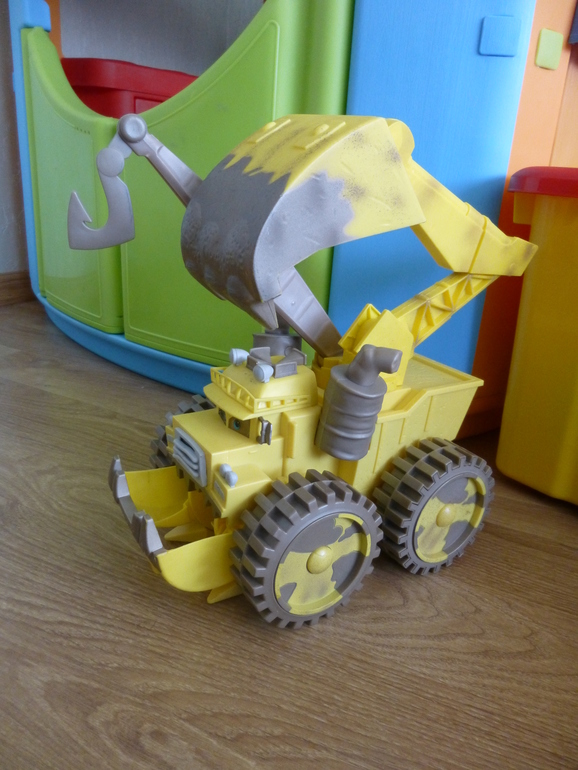 И так встречайте Screaming Banshee Tractor Diecast Car Eating M2281 (Disney Pixar Cars 2)