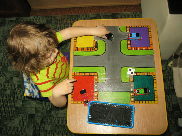 Играем в гаражи и ежиков