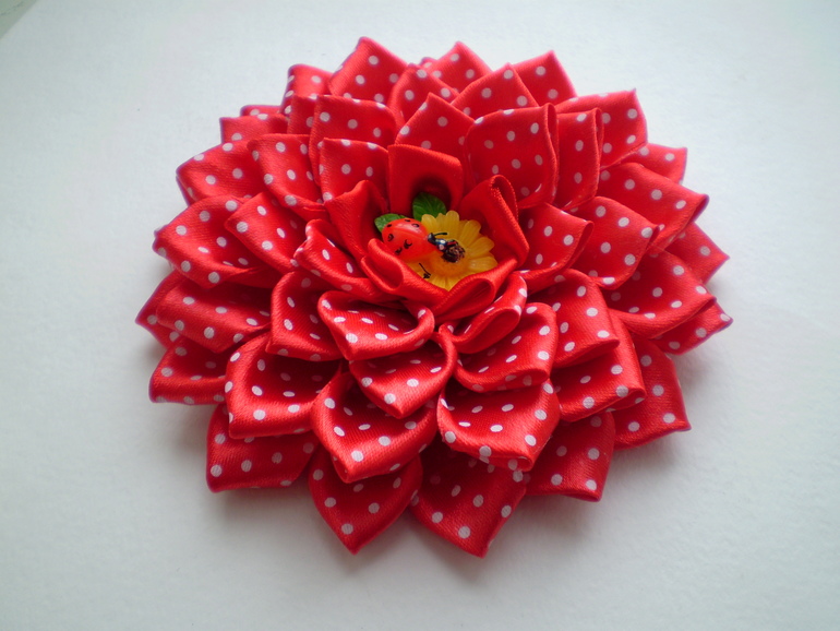 Шапочки с цветочками.