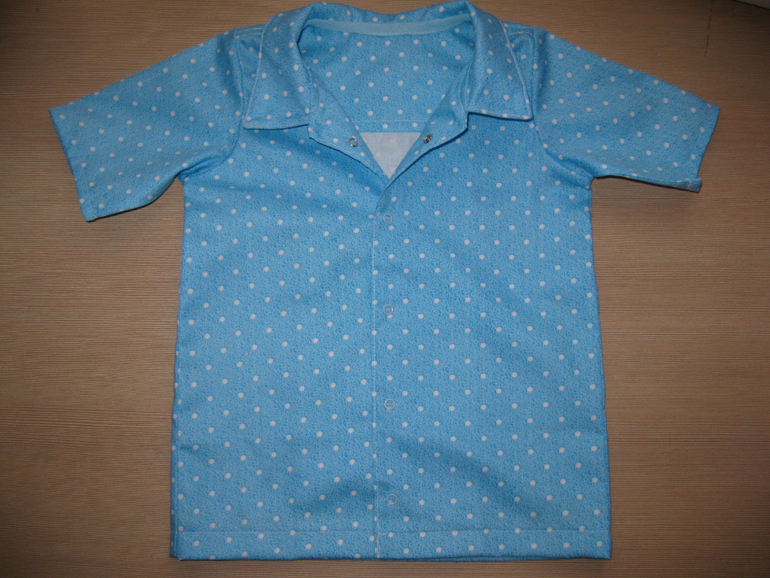 голубая в горошек