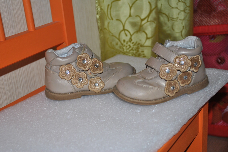 Пакет обуви на девочку зима-весна 20 и 22 р.