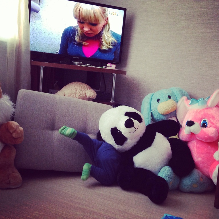 Ураааа!!! ПЕРВЫЙ ЗУБ!! 7 мес 20 дней