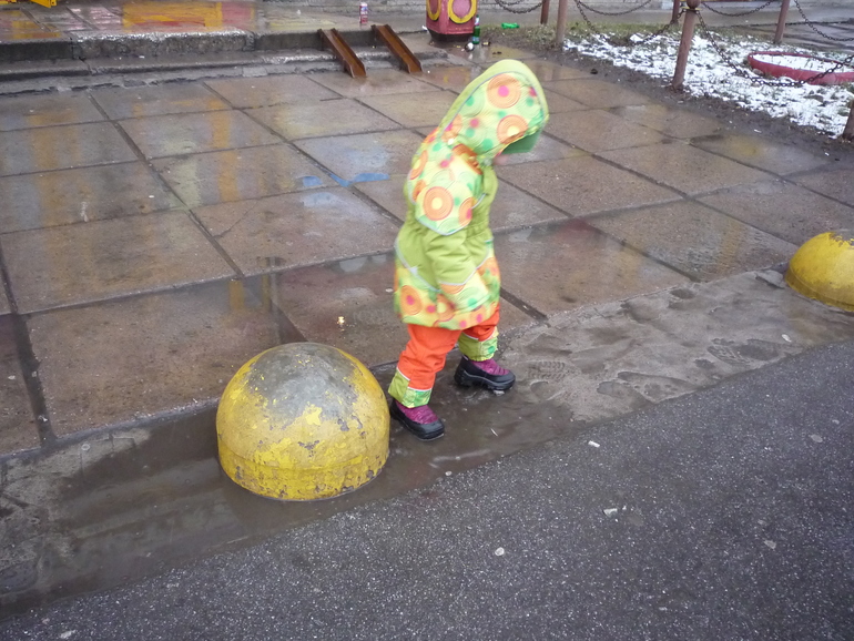 Мои первыя детские курточка,полукомбез и шапуля :)