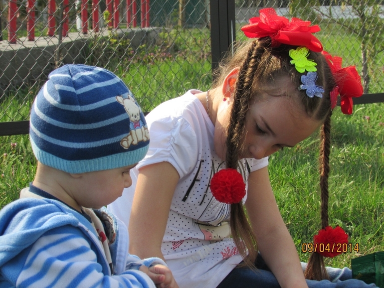 Наша прогулка сегодня...Маша 7 лет миша почти 8 месяцев ну и я