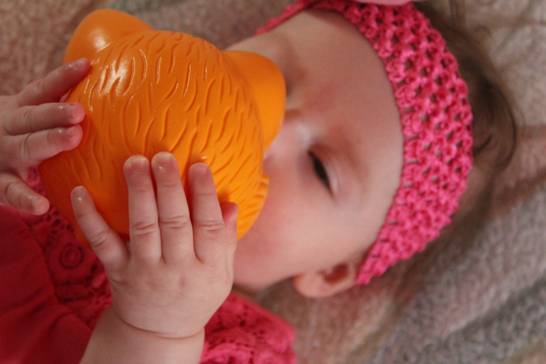 Ангелинке пять месяцев.