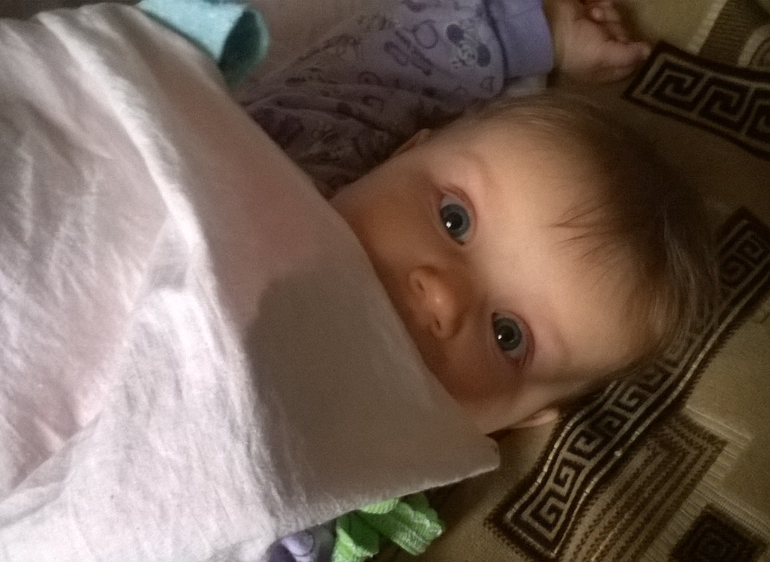 Нам 6 с половинкой месяцев) И немного фото..