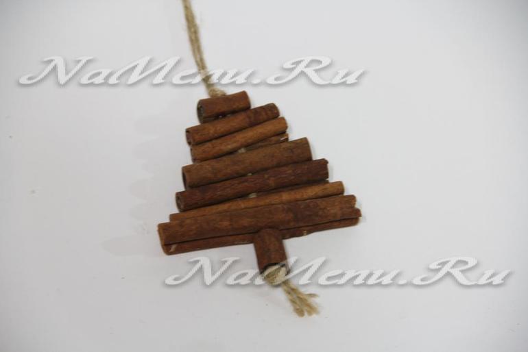 Готовимся к Новому Году! Ёлочка своими руками из корицы.