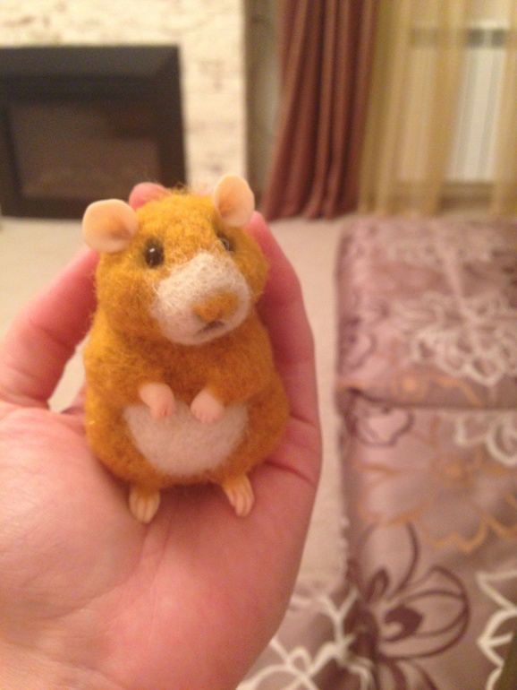 Мои хомячки из шерсти и полимерной глины:)