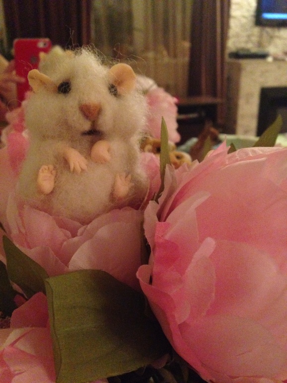 Мои хомячки из шерсти и полимерной глины:)