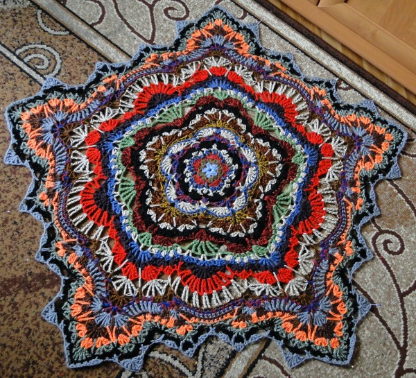 Мама без дела не сидит