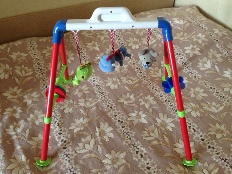 Продаю наши игрушки-развивашки (малышам от рождения до года)