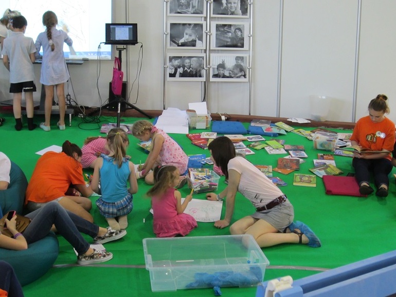 Книжный салон. День второй.