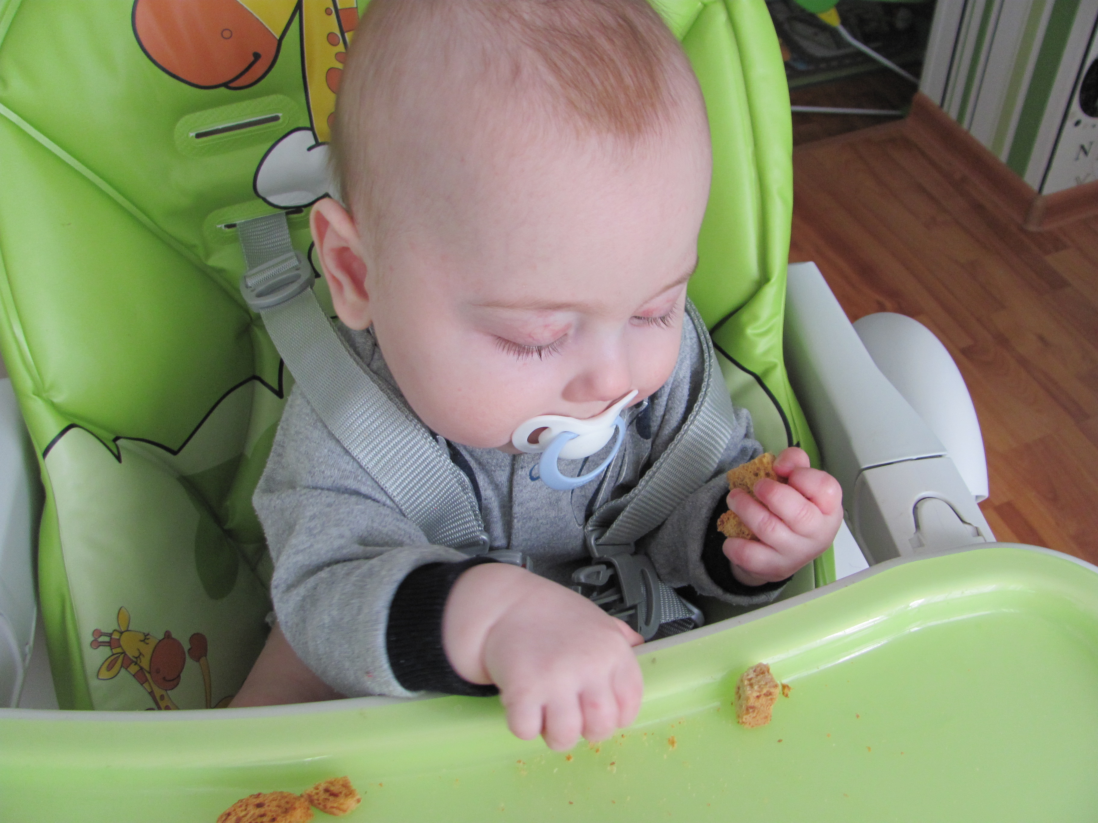 С хлебом не играют, но все же